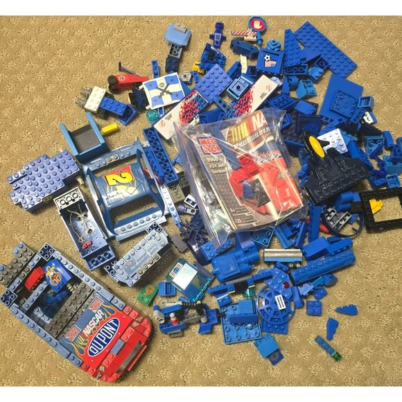 Lego Megablocks and Compatible with Lego Blocks Blue Car Misc Lot + Manual GA157 - Picture 1 of 13